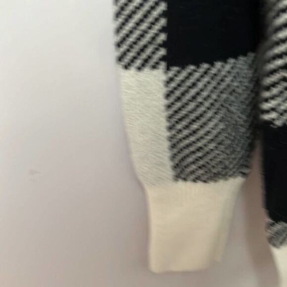 NWT ABERCROMBIE &‎ FITCH CHECKERED SWEATER SIZE M - Picture 3 of 7